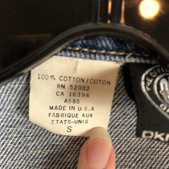 Vintage DKNY Denim Trucker Jacket Womens Small Oversized 90s Grunge Layering USA - Picture 10 of 12